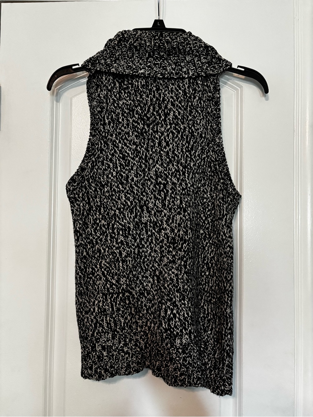 Michael Kors Black & White Marled Sleeveless Knit Turtle Neck Vest Small